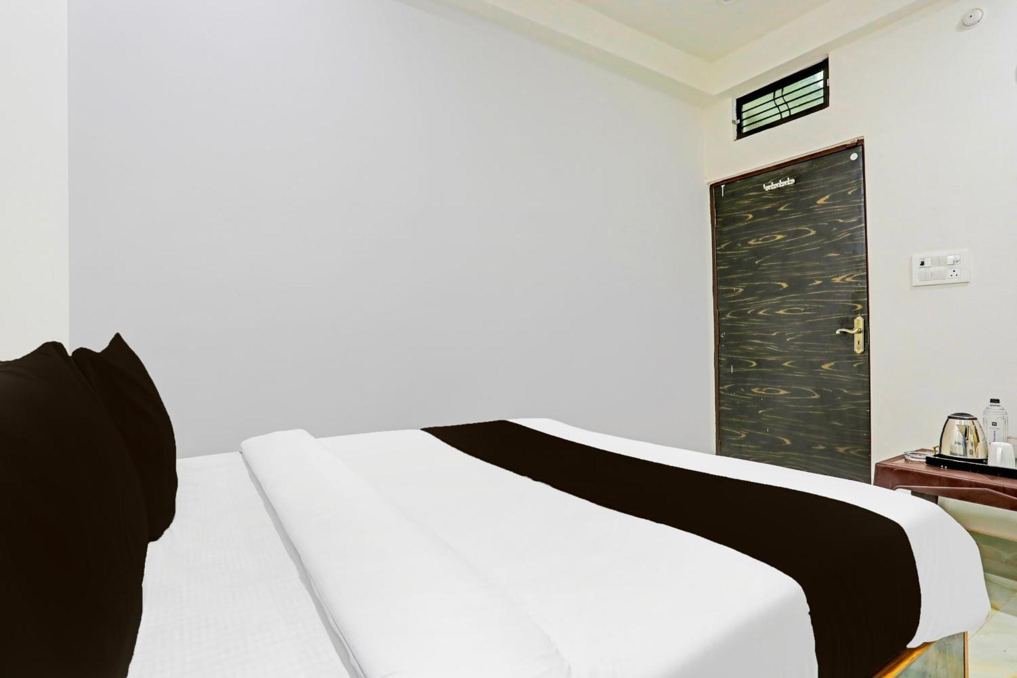 Hotel O The Maruti Paying Guest House Varanasi Exterior foto