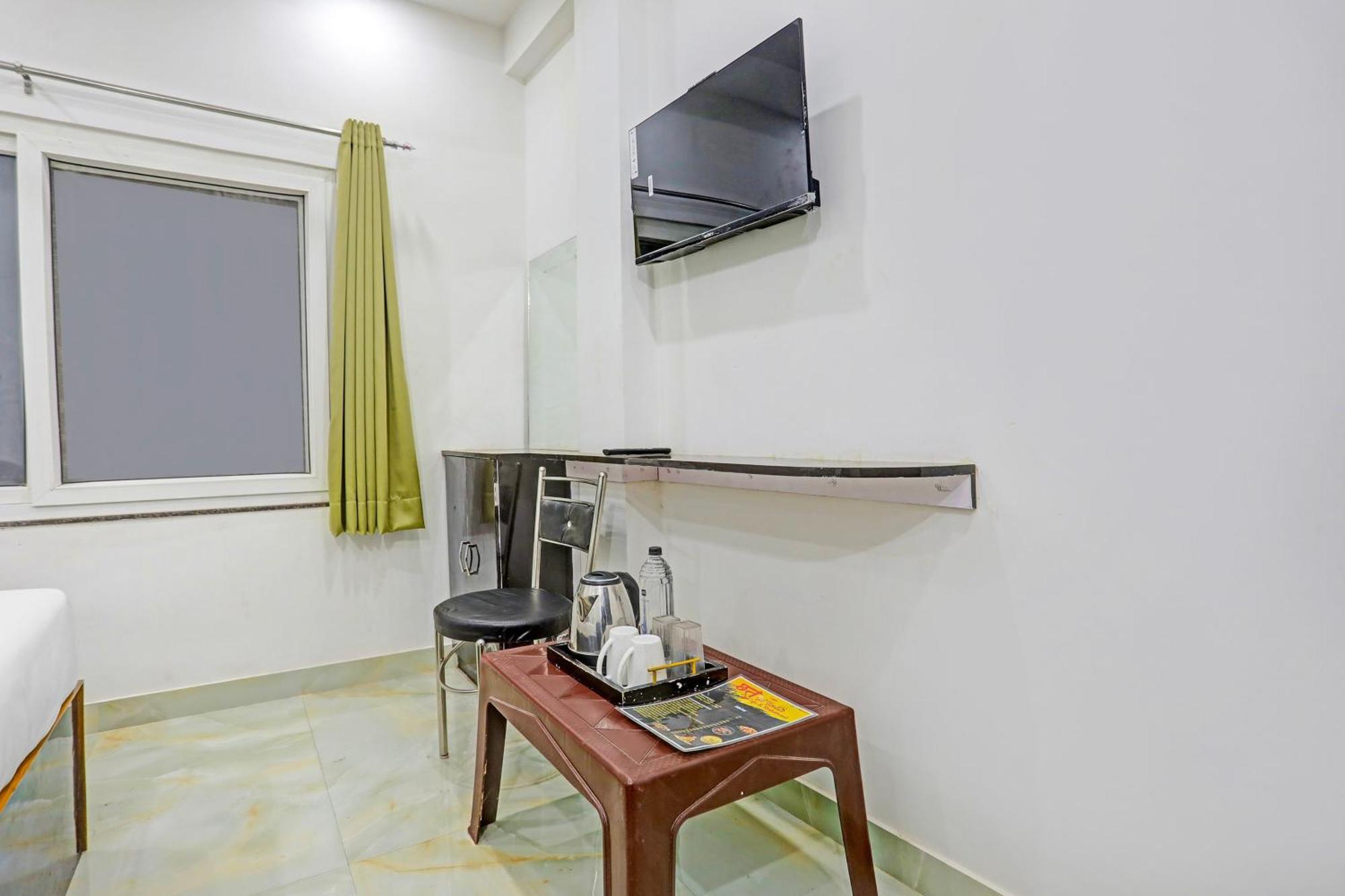 Hotel O The Maruti Paying Guest House Varanasi Exterior foto